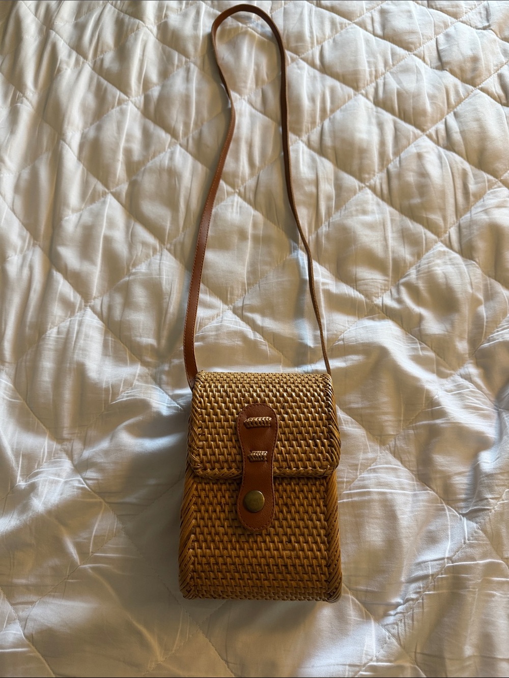Woven Tan Crossbody Bag – Lightweight Straw Shoulder Purse